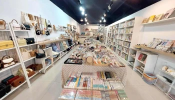 喃喃字旅二手书店 - 彰化縣彰化市