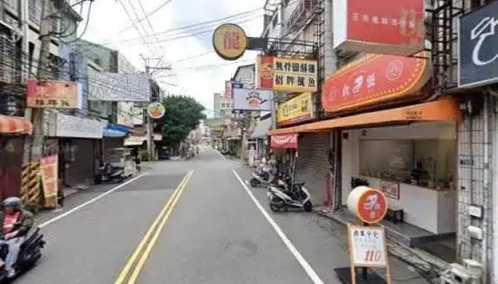 Fei Xing Zhe Liu Xing Fu Shi Jie Jing He 360 Du Quan Jing Zhao - Taichung City, Dali District