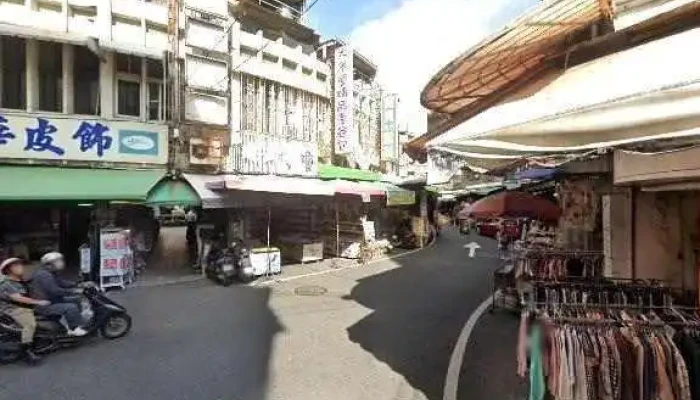 Hua Yang Nan Nu Liu Xing Fu Shi Jie Jing He 360 Du Quan Jing Zhao - Pingtung County, Pingtung City
