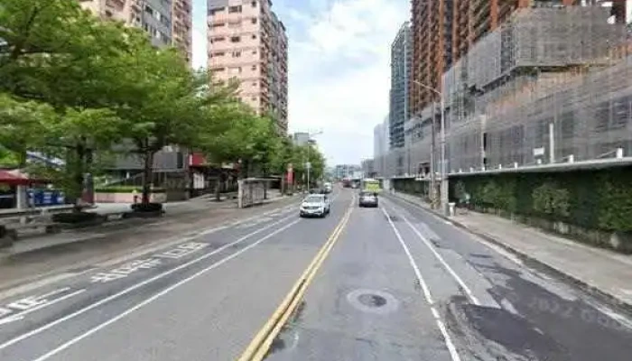 Jia Le Fu Nan Gang Dian Carrefour Nan Kang Store Jie Jing He 360 Du Quan Jing Zhao - Taipei City, Nangang District
