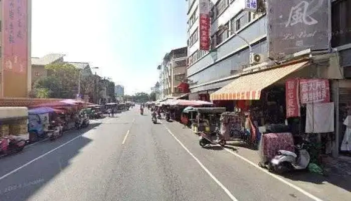 La Feng Shi Shang Sheng Huo Guan Jie Jing He 360 Du Quan Jing Zhao - Pingtung County, Pingtung City