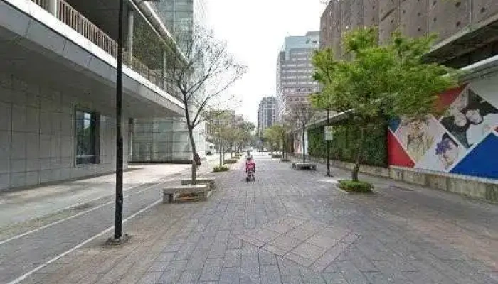 Mei Li Shi Chang Xin Yi A11Dian Jie Jing He 360 Du Quan Jing Zhao - Taipei City, Xinyi District