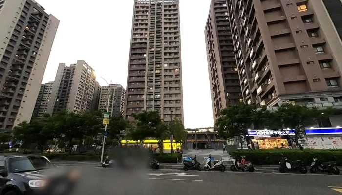 Quan Lian Fu Li Zhong Xin Ban Qiao He Yi Dian Jie Jing He 360 Du Quan Jing Zhao - New Taipei City, Banqiao District