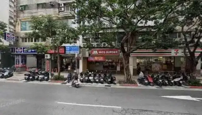 Quan Lian Fu Li Zhong Xin Xin Yi Jia Xing Jie Jing He 360 Du Quan Jing Zhao - Taipei City, Xinyi District