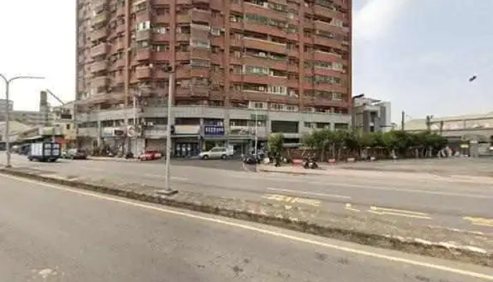 Quan Lian Fu Li Zhong Xin Pxmart Jia Yi Bo Ai Jie Jing He 360 Du Quan Jing Zhao - Chiayi City, West District