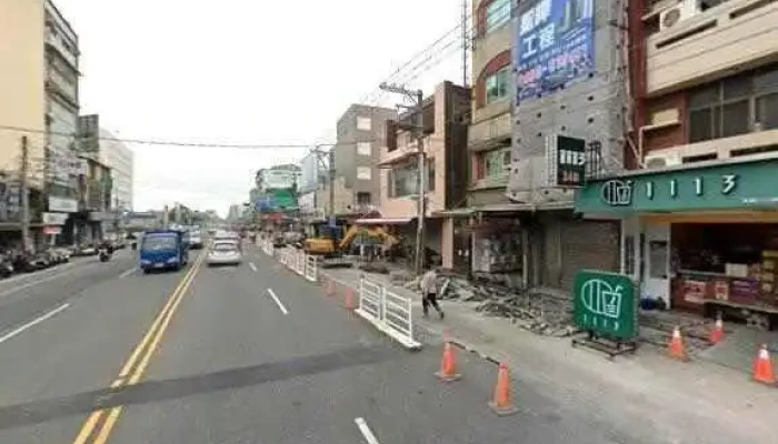 Quan Lian Fu Li Zhong Xin Pxmart Jia Yi Xing Ye Er Jie Jing He 360 Du Quan Jing Zhao - Chiayi City, East District