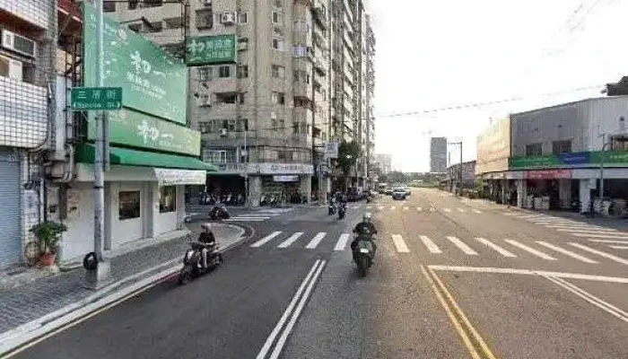 Quan Lian Fu Li Zhong Xin Pxmart Tai Zhong San Cuo Dian Jie Jing He 360 Du Quan Jing Zhao - Taichung City, Nantun District