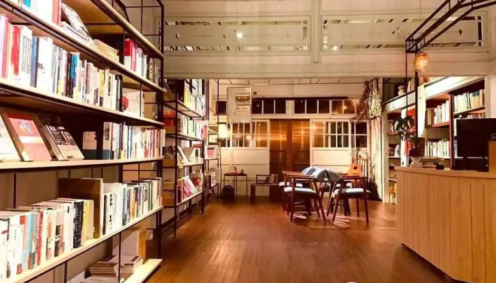 Akauwbooks - 屏東縣屏東市
