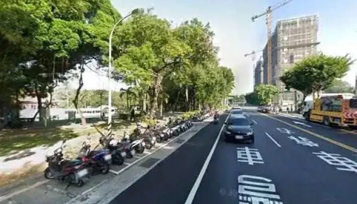 Big King Shopping Center -  Jie Jing He 360 Du Quan Jing Zhao - Tainan City, East District