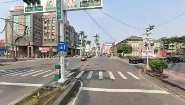 Gu Ping Dong Tai Ping Yang Bai Huo Dian Jie Jing He 360 Du Quan Jing Zhao - Pingtung County, Pingtung City