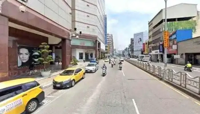 Gu Tai Zhong Zhong You Bai Huo Dian Jie Jing He 360 Du Quan Jing Zhao - Taichung City, North District