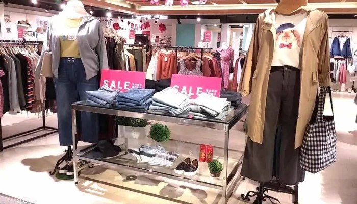 Poly Lulu 中大尺碼 板橋誠品店 - 新北市