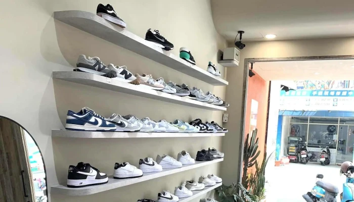 Yunyi Free Shop Chuan Da Xie Dai Gou Xuan Huo Dian 位置 - Yunlin County, Huwei Township