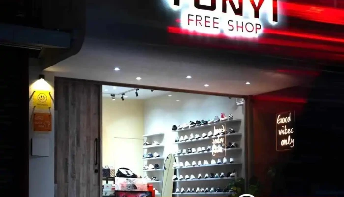 Yunyi Free Shop 穿搭鞋 代購選貨店 - Yunlin County, Huwei Township