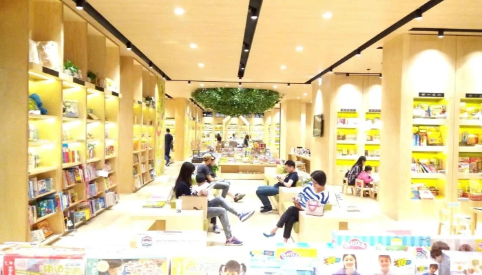 金石堂书店 台中店 - 台中市
